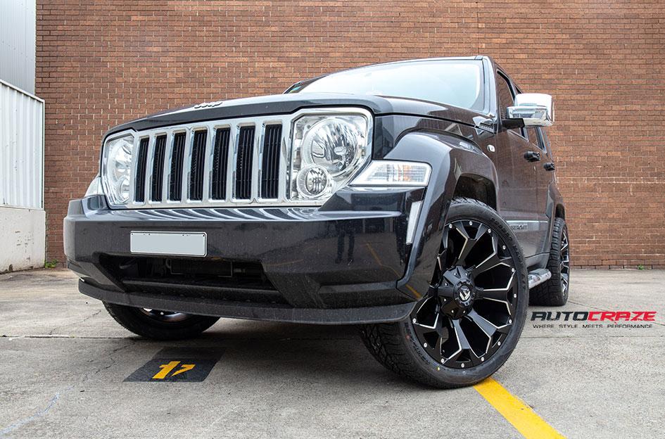 JEEP-CHEROKEE-ASSAULT-GLOSS-BLACK-MILLED-ACCENTS